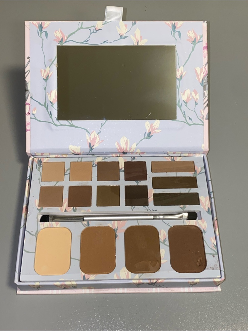 Laura Ashley Total Face Contour Palette